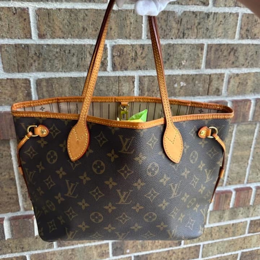 NEVERFULL PM IN MONOGRAM🩶
Authenticated by MasterAuthentication